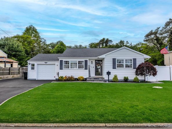 300 W 24th Street, Deer Park NY 11729