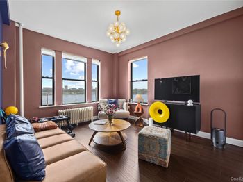 725 Riverside Drive