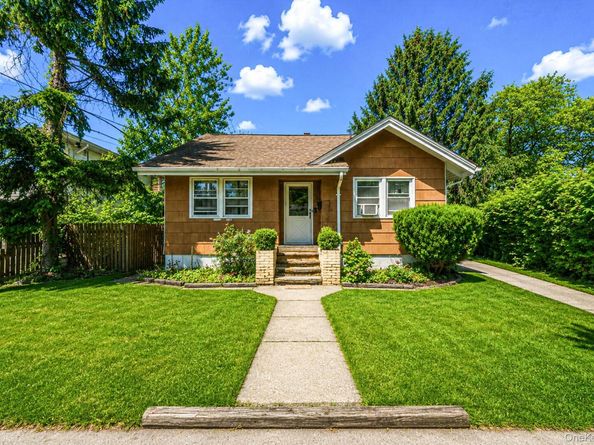 561 Chestnut Street, Lindenhurst NY 11757