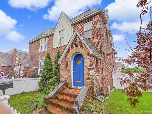 9327 244th Street, Floral Park NY 11001