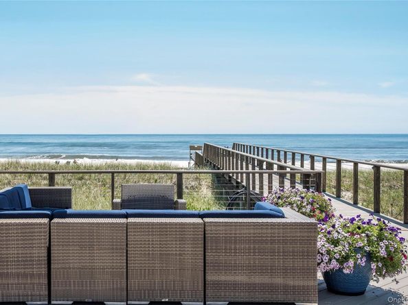 585 Dune A18, Westhampton NY 11977