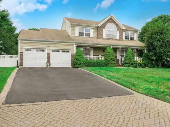 14 Southaven Drive, Brookhaven NY 11719