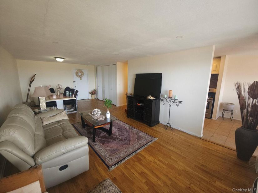 666 Shore 4J, Long Beach NY 11561