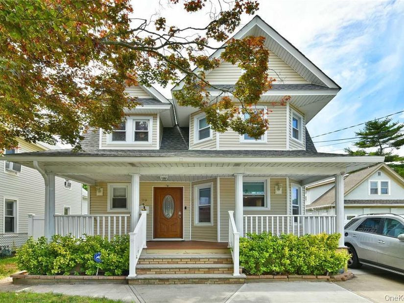 29 Archer Street, Freeport NY 11520