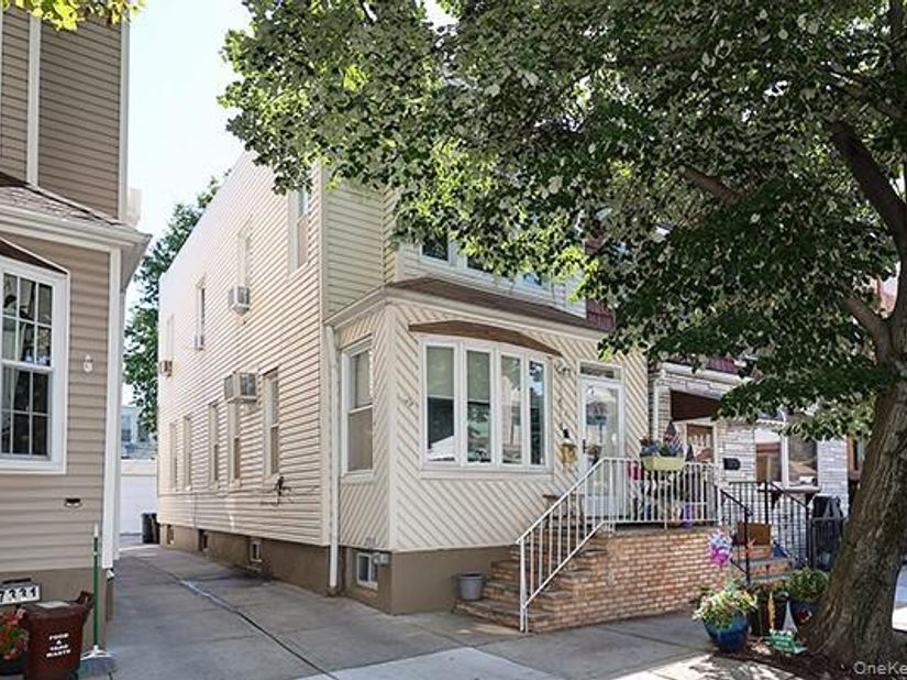7333 71st Place, Glendale NY 11385