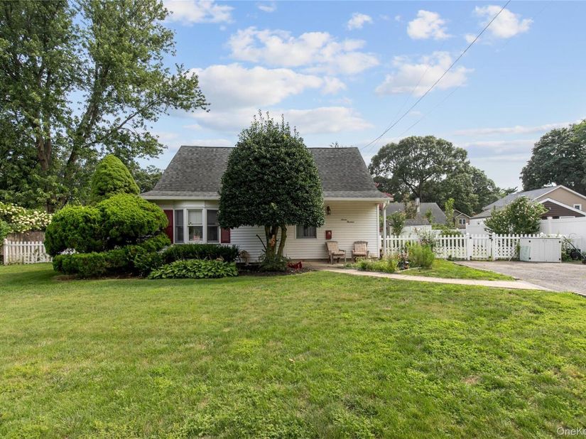 713 Wren Court, West Hempstead NY 11552