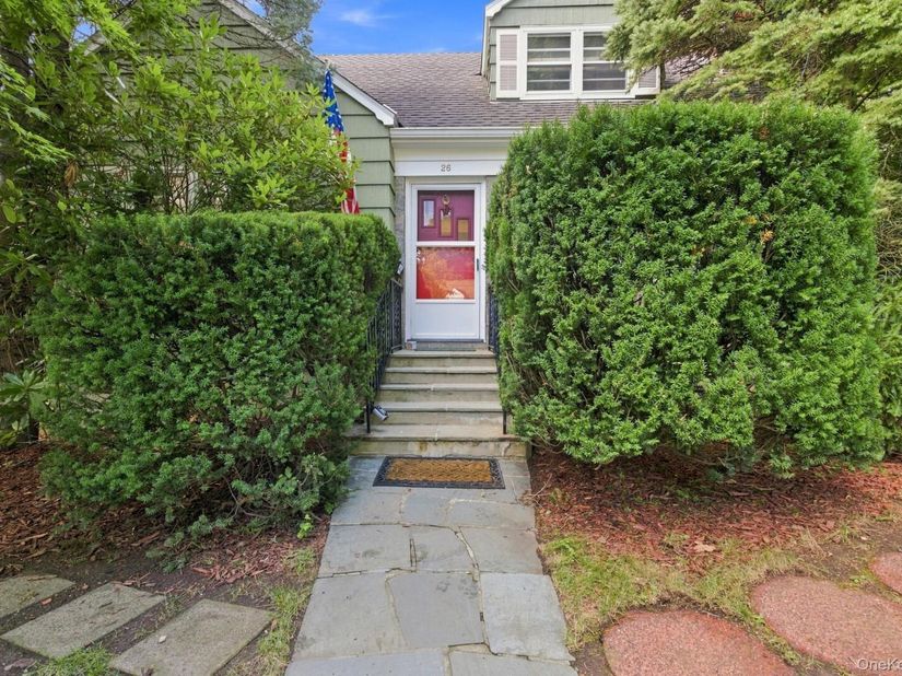26 Reynolds Place, Scarsdale NY 10583