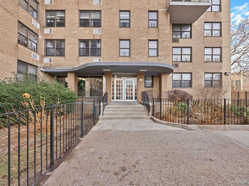 1966 Newbold Avenue 709, Bronx NY 10472