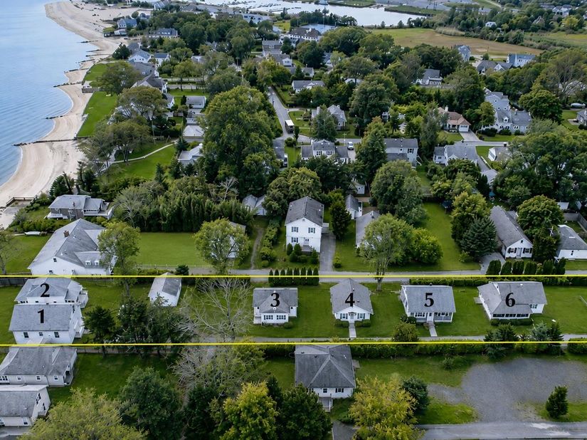 18 Smith Lane, Jamesport NY 11947
