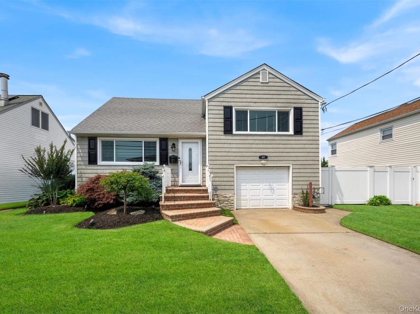 40 Martha Street, Freeport NY 11520