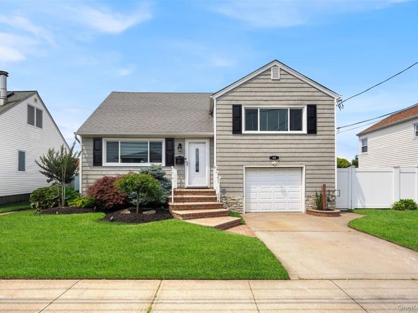 40 Martha Street, Freeport NY 11520