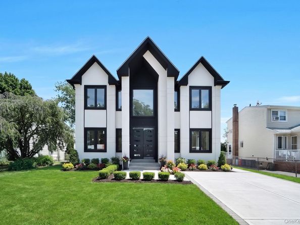748 Carman Avenue, Westbury NY 11590