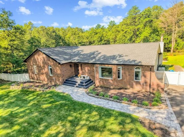 24 Bauer Avenue, Manorville NY 11949