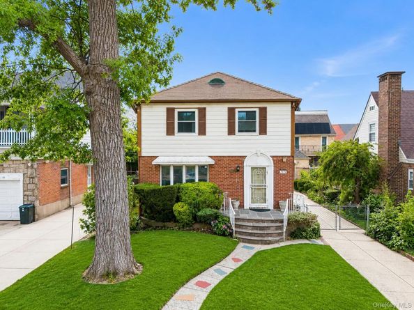 76-26 176th Street, Fresh Meadows NY 11366