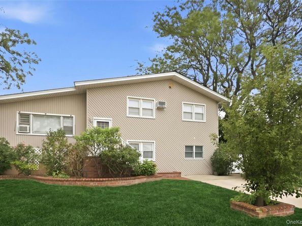 228 Island Parkway W, Island Park NY 11558