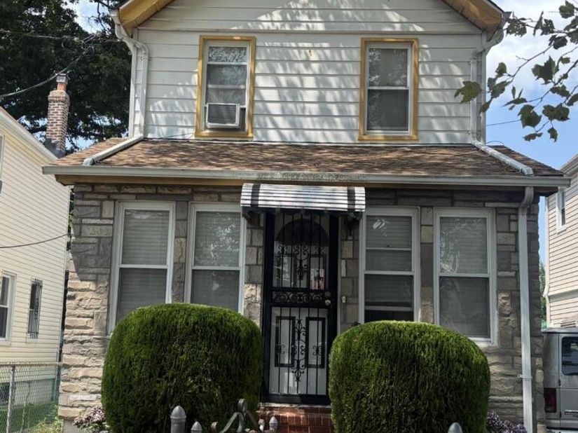 20953 111th Avenue, Queens Village NY 11429