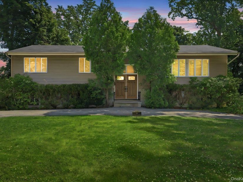 69 Crawford Terrace, New Rochelle NY 10804