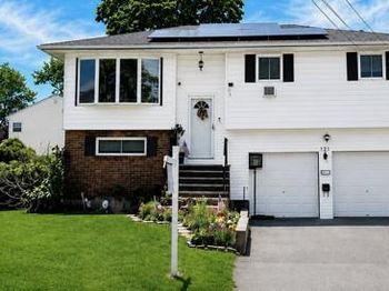 121 W Lake Drive