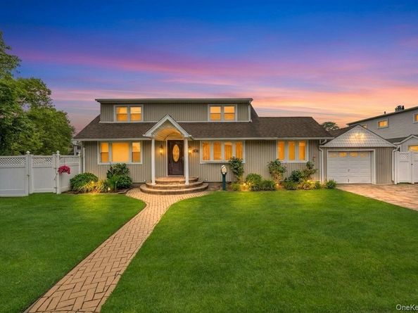 2 Briggs Street, Hicksville NY 11801