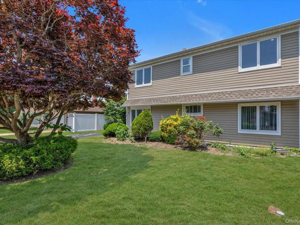 5 Trumpet Lane, Levittown NY 11756