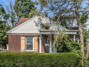 1915 Stewart Avenue