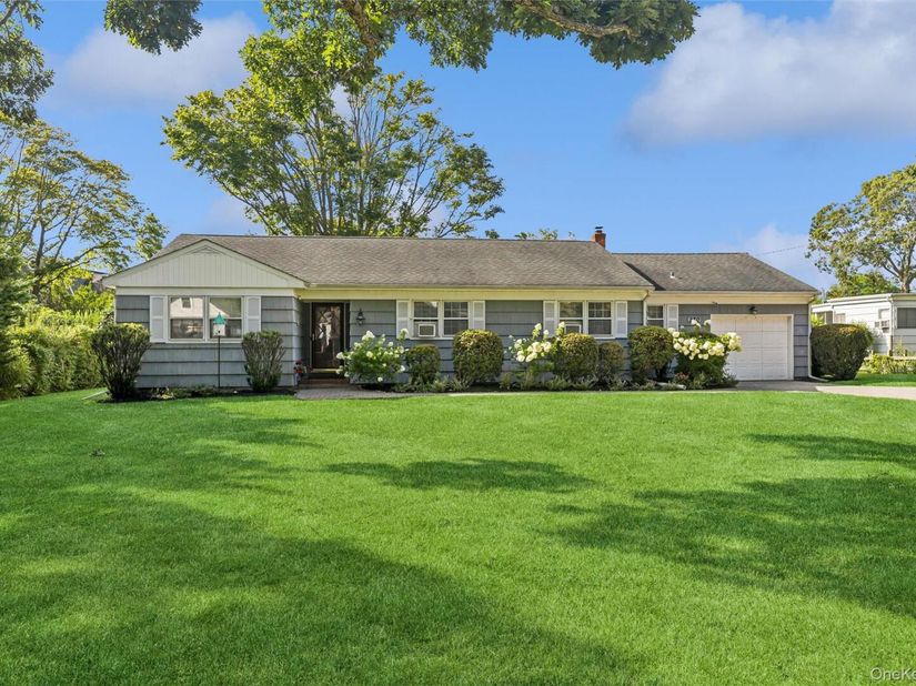 270 Opechee Avenue, Southold NY 11971