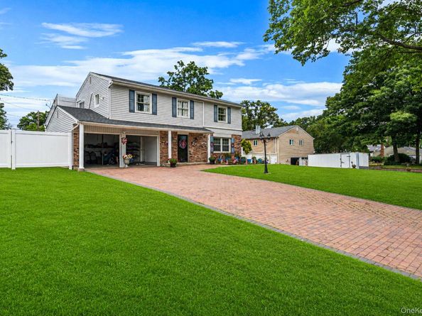 23 Essex Drive, Coram NY 11727