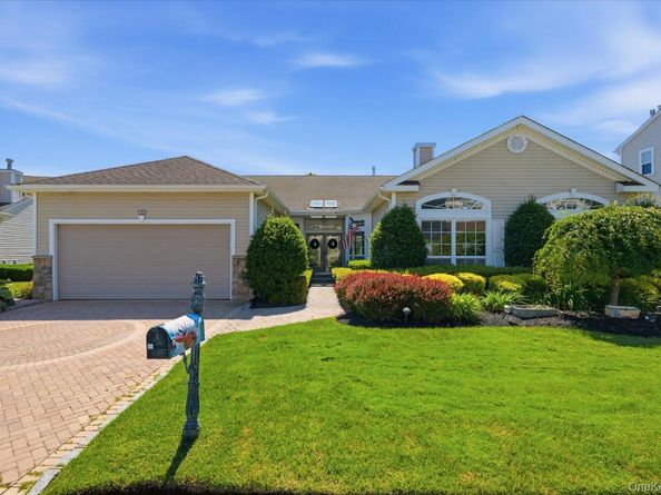 95 Hamlet Drive, Mount Sinai NY 11766