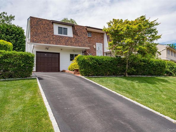 4 Bowman Lane, Kings Park NY 11754