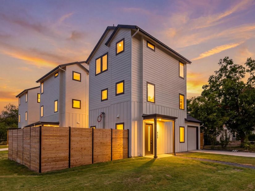 943 E 52nd ST, Austin TX 78751