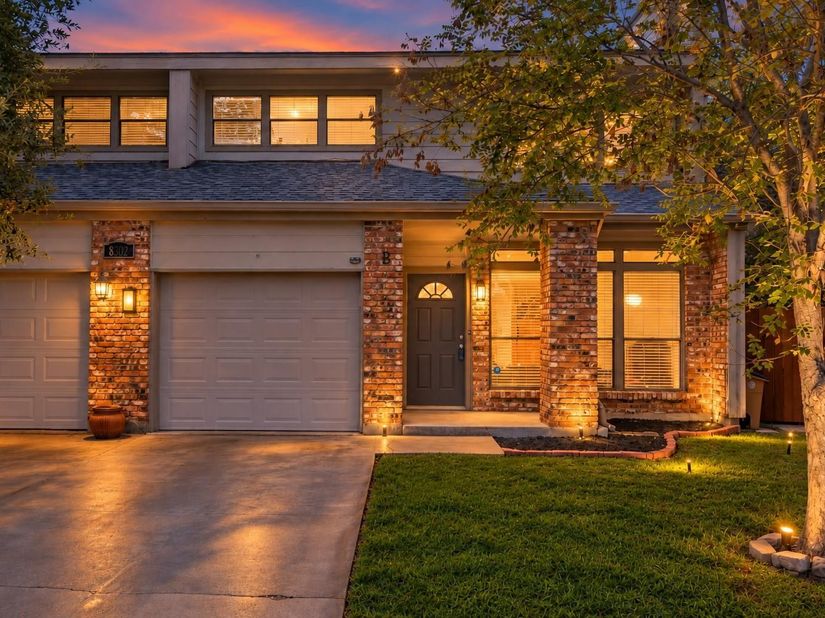 8302 Bradford Edward CV B, Austin TX 78759