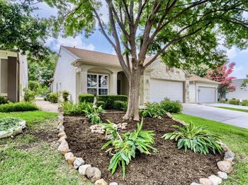 310 Crockett LOOP
