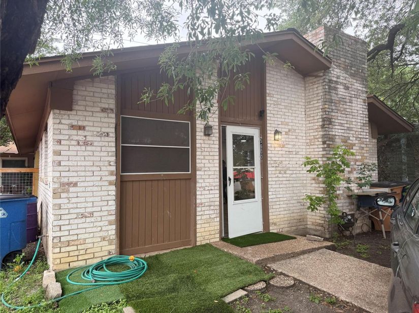 5600 Ponciana DR, Austin TX 78744