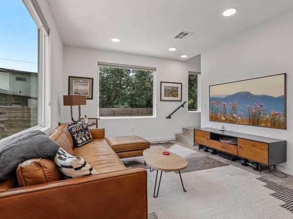 1406 Camelot CIR 2, Austin TX 78745