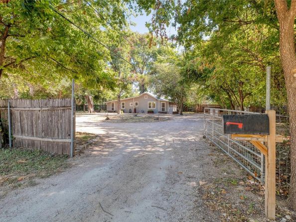 712 Nowotny LN, Austin TX 78702
