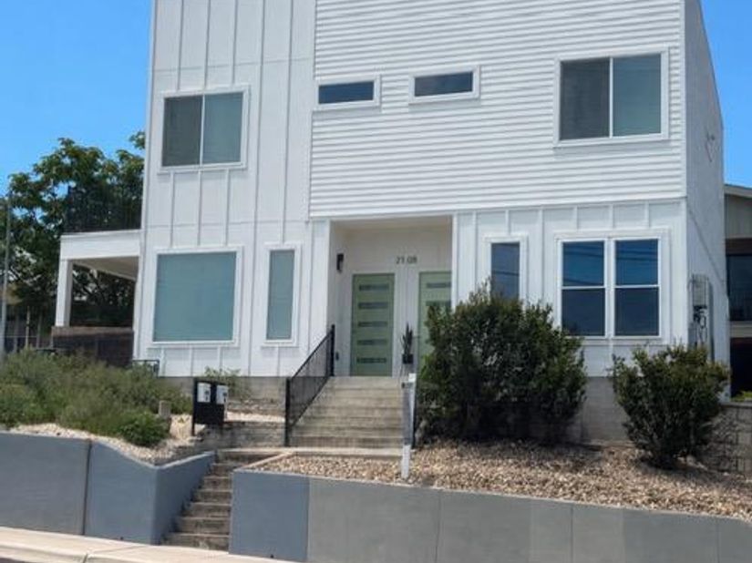 2108 Rosewood Ave B, Austin TX 78702