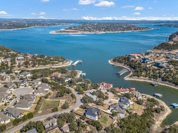 3016 Tradewind DR, Spicewood TX 78669