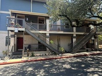 2215 Post RD