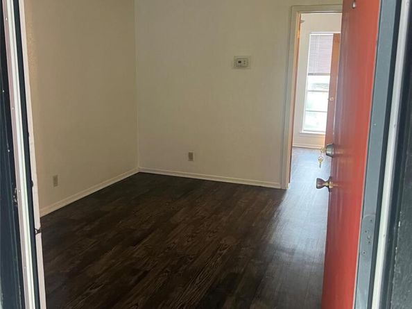 2803 Hemphill PARK B110, Austin TX 78705