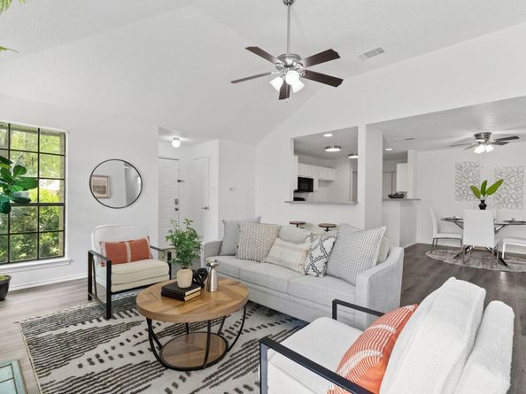 800 Saunders DR, Round Rock TX 78664