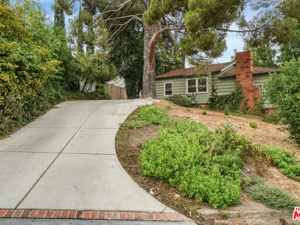 22460 Venido Road, Woodland Hills CA 91364