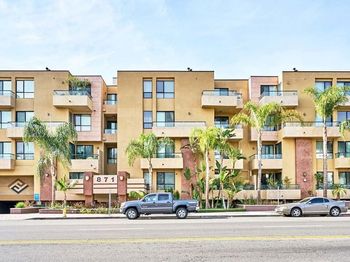 871 Crenshaw Boulevard
