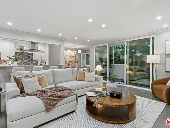 1015 N Kings Road 110, West Hollywood CA 90069