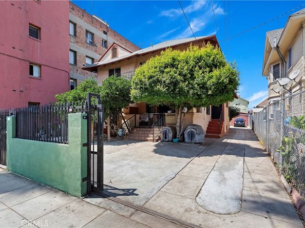 1437 Bonnie Brae Street, Los Angeles CA 90006