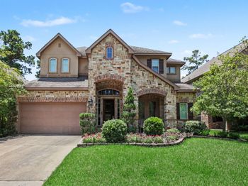 11 Canoe Bend Drive