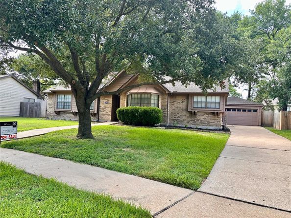 15734 Lakedale Drive, Houston TX 77095