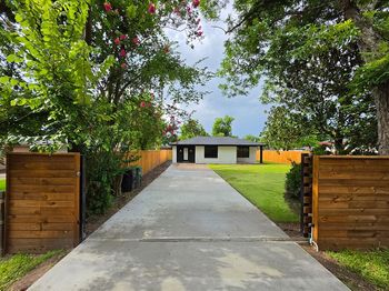 906 Dewalt Street