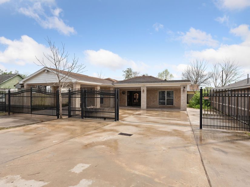 14022 Greenville Street, Houston TX 77015