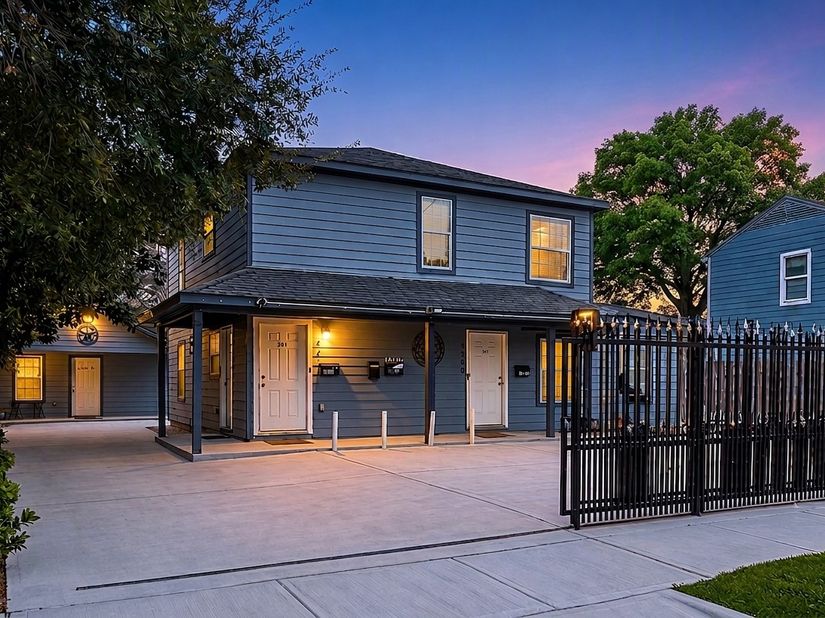 5209 Plum Drive, Houston TX 77087