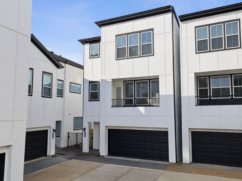 2706 Grand Fountains Drive H, Houston TX 77054